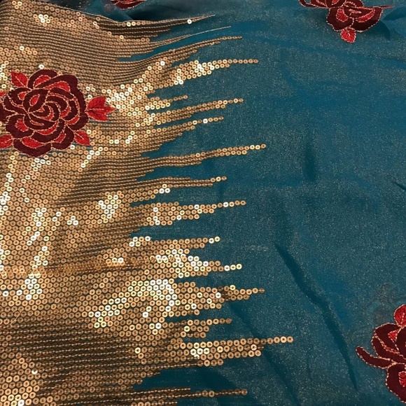 Georgette Shimmer Embroidered Party Sari - Picture 2 of 3